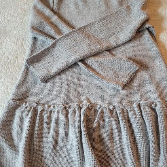 sweater - Picture 3 of 5